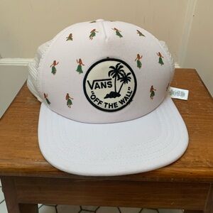 NWOT Vans Surf Patch Trucker Hat - Unisex
